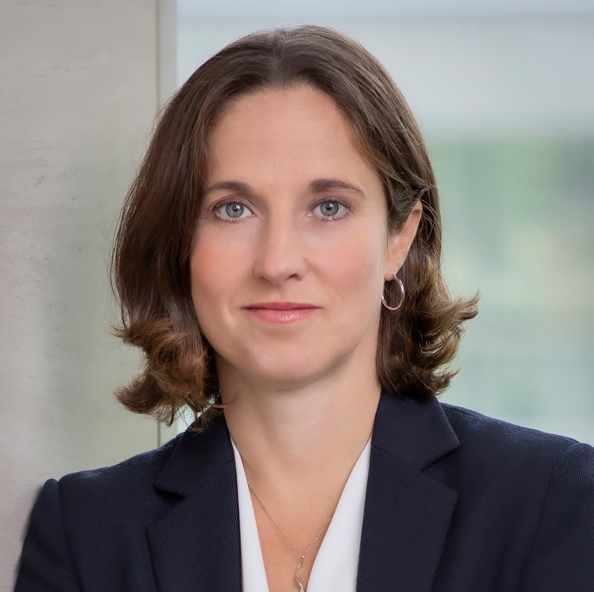 Jennifer Zachary headshot