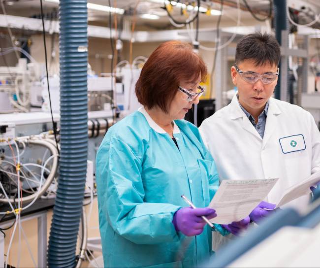 man and woman MSD scientists