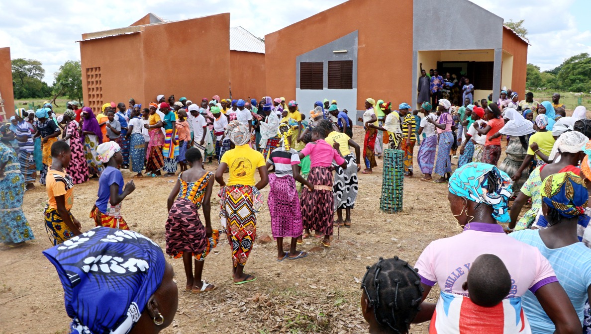 Konkourona villagers celebrating opening of health center