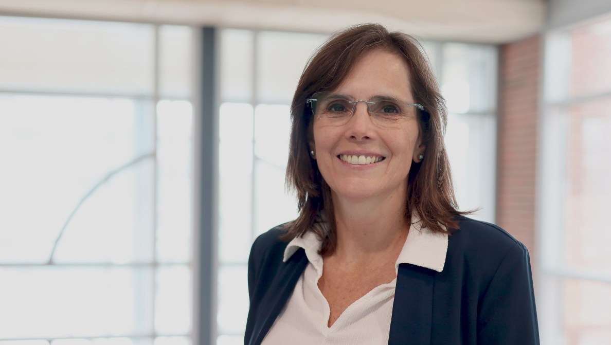 Dr. Carmen La Rosa headshot